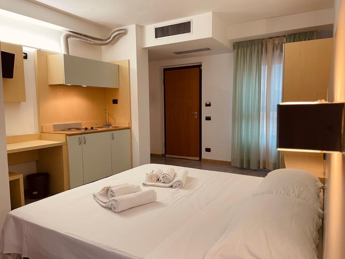 Hotel Grecale - فينتورينا تيرمي المظهر الخارجي الصورة