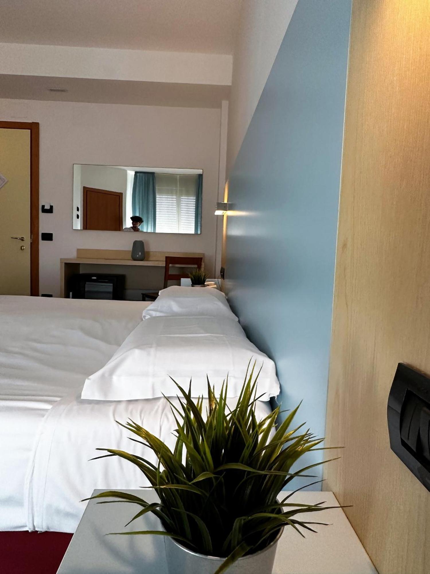 Hotel Grecale - فينتورينا تيرمي المظهر الخارجي الصورة
