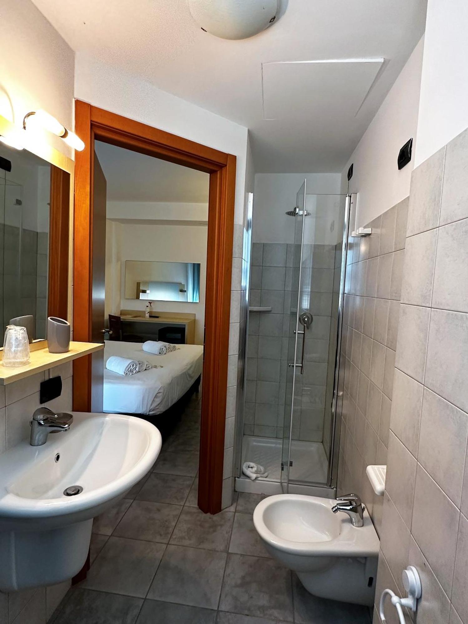 Hotel Grecale - فينتورينا تيرمي المظهر الخارجي الصورة